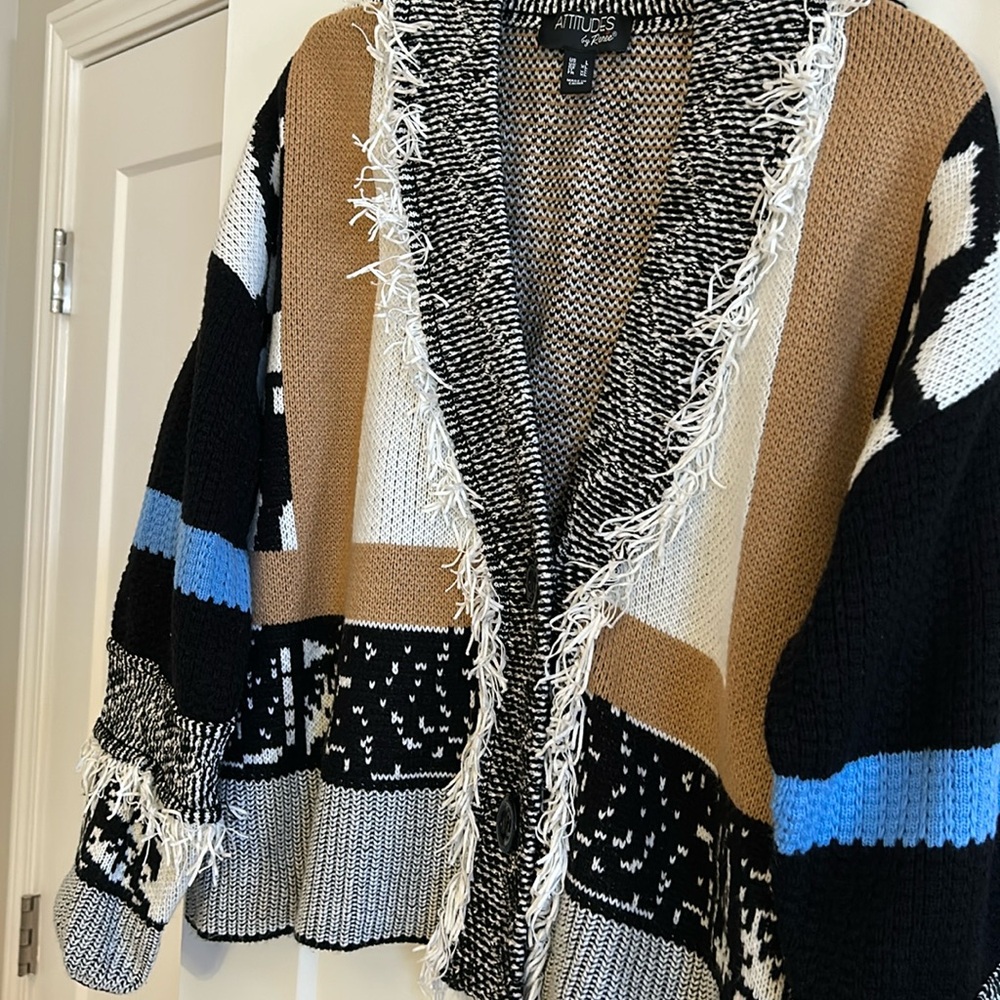 Attitudes by Renee kind of cropped vneck cardigan sweater